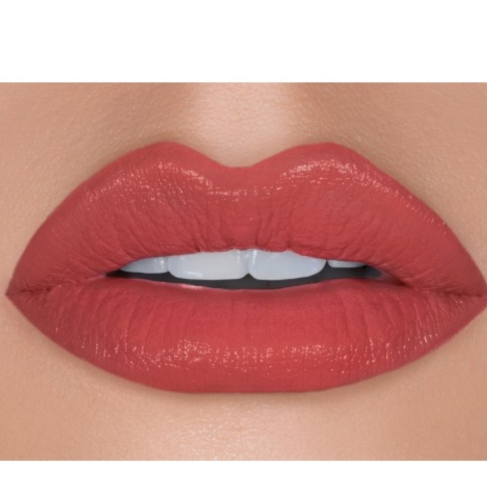 Cargo lipstick in Bombay